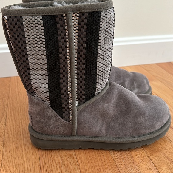 ugg classic boots - Picture 3 of 5